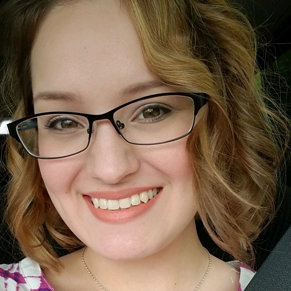 Meet your Posher, Alicia